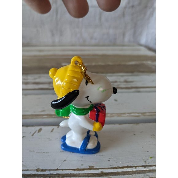 United feature Snoopy red present blue sandals orn - Picture 5 of 6